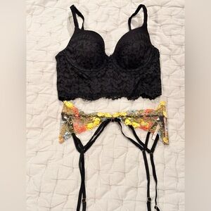 New - Victorias secret corset and dream angels  garter belt set - 36B / XS/S -